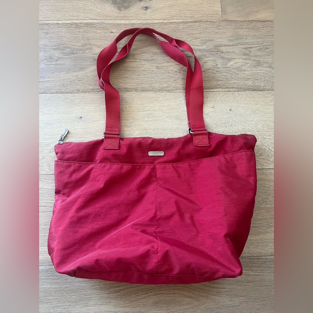 Baggallini Red Avenue Tote Bag Minimalist Travel